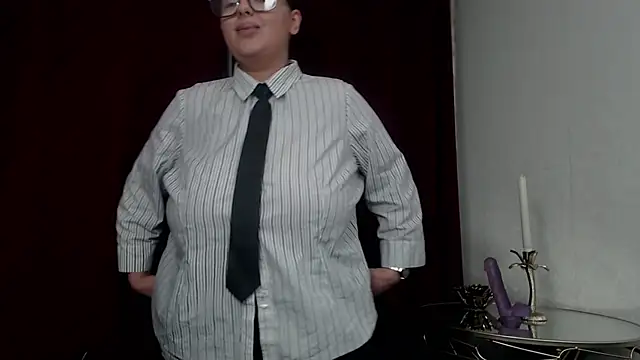 BustyAllyy online show from March 5, 10:05 pm