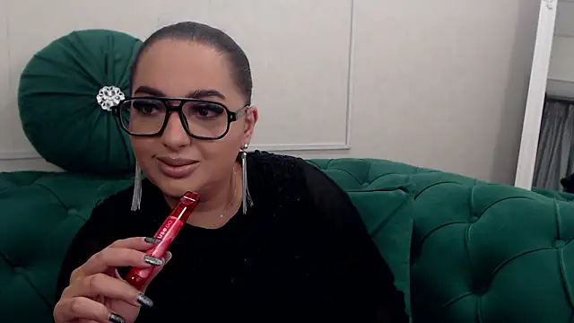 BustyAllyy online show from April 24, 5:15 pm