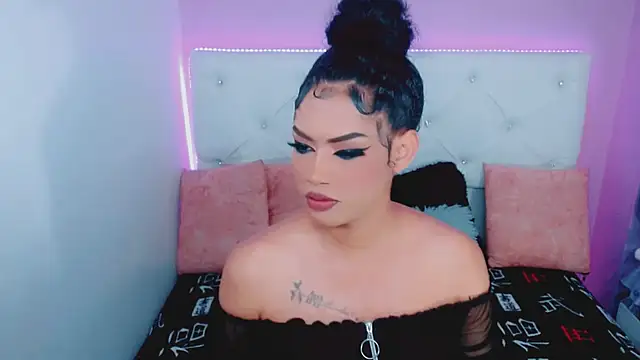 Snapshot of Amanda_bigx chatting on October 25, 4:44 am Amanda bigx online show from October 25, 4:44 am