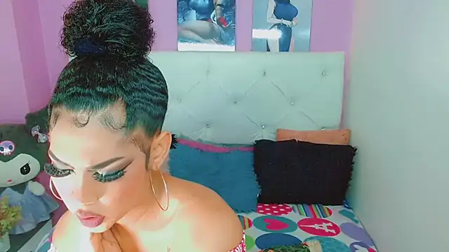 Snapshot of Amanda_bigx chatting on June 12, 5:49 am Amanda bigx online show from June 12, 5:49 am