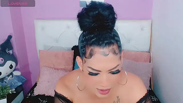 Snapshot of Amanda_bigx chatting on December 2, 3:52 am Amanda bigx online show from December 2, 3:52 am