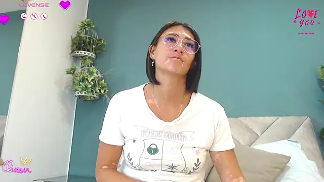 Snapshot of SharisWillian chatting on July 20, 3:47 am SharisWillian online show from July 20, 3:47 am
