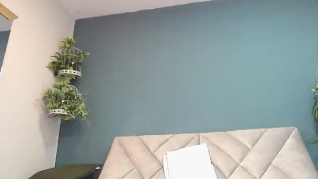 Snapshot of SharisWillian chatting on November 19, 3:50 am SharisWillian online show from November 19, 3:50 am