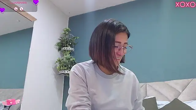 Snapshot of SharisWillian chatting on September 23, 3:57 am SharisWillian online show from September 23, 3:57 am