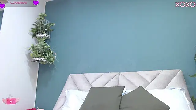 Snapshot of SharisWillian chatting on September 27, 3:45 am SharisWillian online show from September 27, 3:45 am