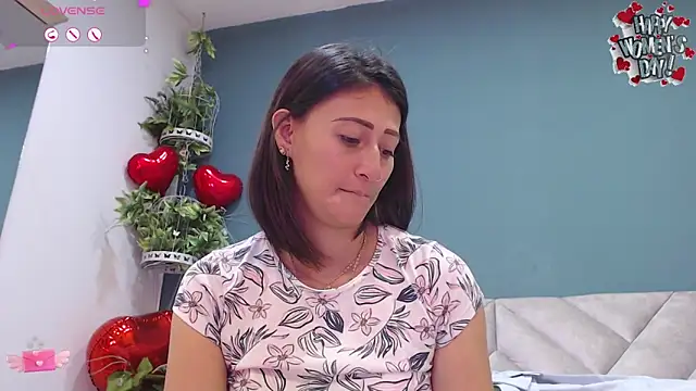 Snapshot of SharisWillian chatting on March 7, 7:19 am SharisWillian online show from March 7, 7:19 am