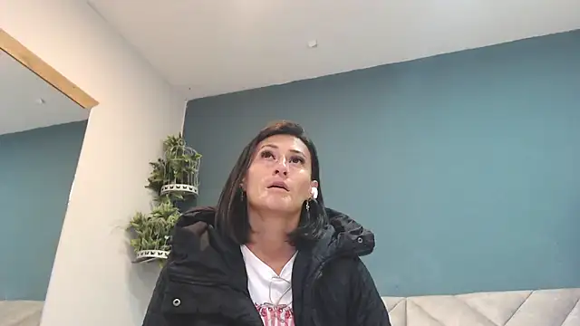 SharisWillian online show from May 14, 3:47 am
