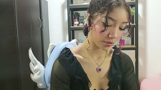 Snapshot of nya_ah chatting on March 15, 4:24 am nya ah online show from March 15, 4:24 am