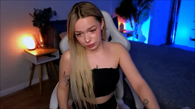 Lily Yin online show from February 22, 5:10 am