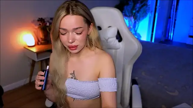 Lily Yin online show from February 14, 5:40 am