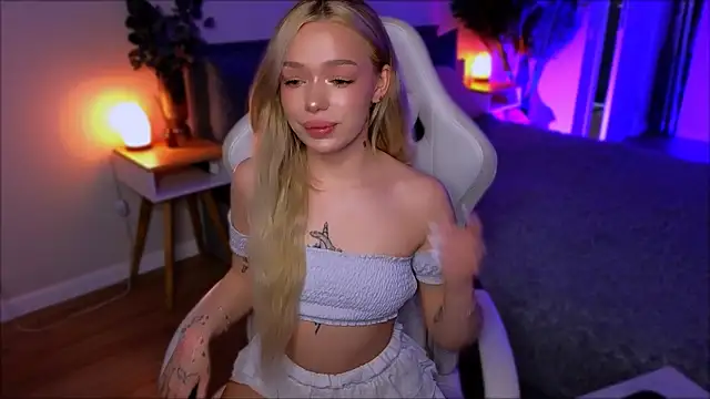 Lily Yin online show from April 2, 5:58 am