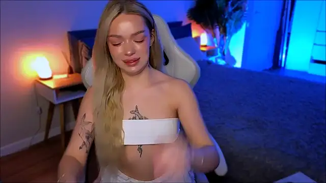 Lily Yin online show from February 7, 5:04 am