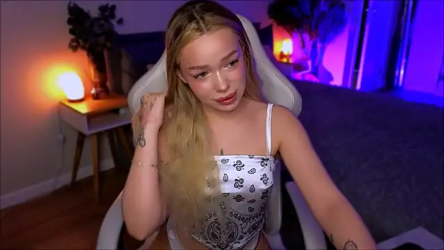 Lily Yin online show from April 11, 5:37 am