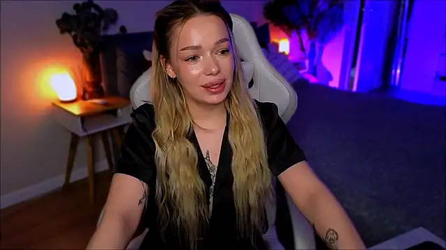 Lily Yin online show from March 12, 5:55 am