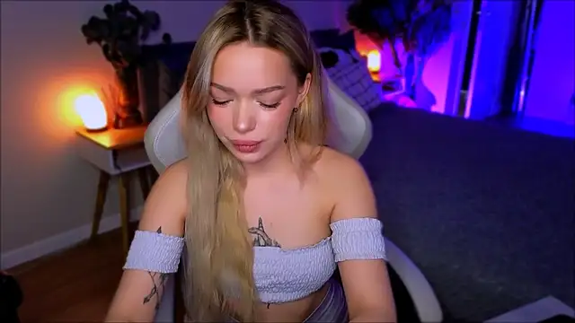 Lily Yin online show from March 11, 5:56 am