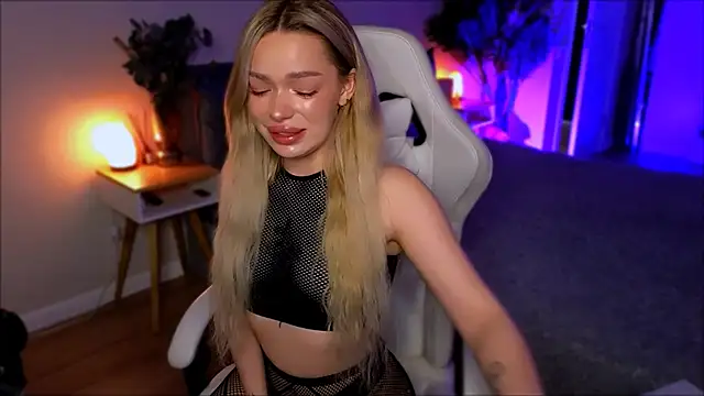 Lily Yin online show from February 24, 5:52 am