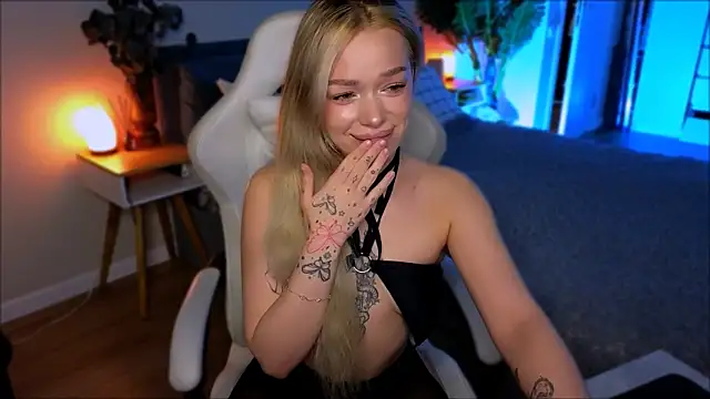 Lily Yin online show from March 28, 5:30 am