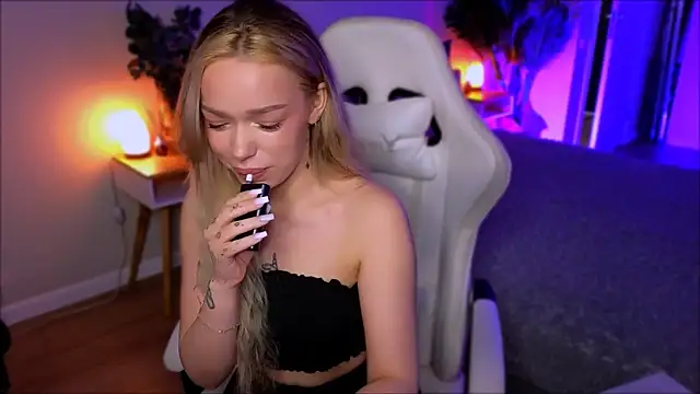 Lily Yin online show from April 3, 5:58 am