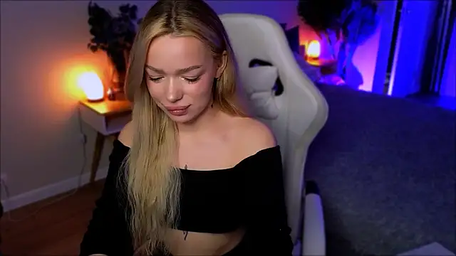 Lily Yin online show from April 22, 5:47 am