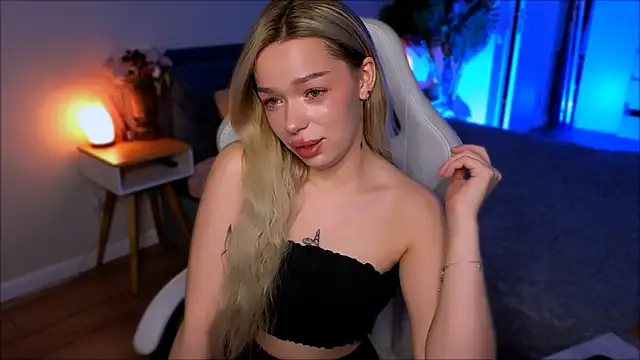 Lily Yin online show from February 15, 5:41 am