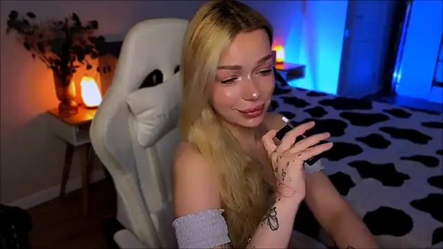 Lily Yin online show from July 7, 6:47 am
