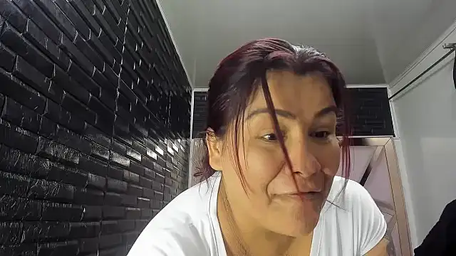 Snapshot of DaianaLutz chatting on January 7, 2:22 pm DaianaLutz online show from January 7, 2:22 pm