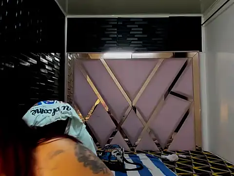 Snapshot of DaianaLutz chatting on November 5, 1:36 pm DaianaLutz online show from November 5, 1:36 pm