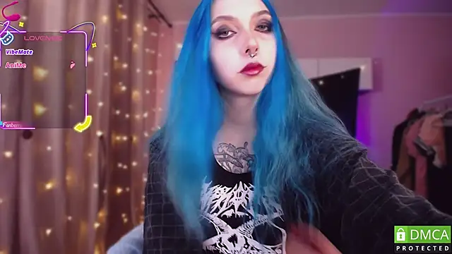 Snapshot of JustMeowGirl chatting on November 2, 4:28 am JustMeowGirl online show from November 2, 4:28 am