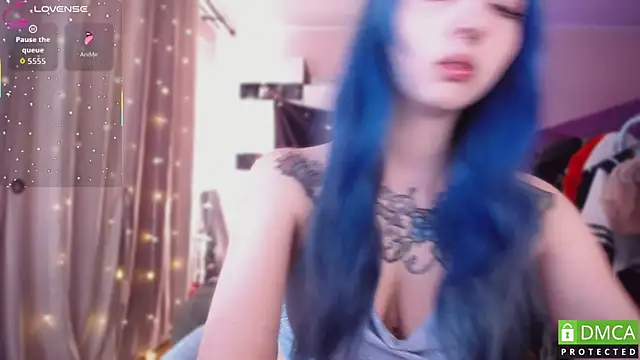 Snapshot of JustMeowGirl chatting on January 11, 5:14 am JustMeowGirl online show from January 11, 5:14 am