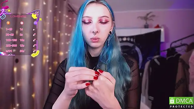 Snapshot of JustMeowGirl chatting on December 14, 5:13 am JustMeowGirl online show from December 14, 5:13 am