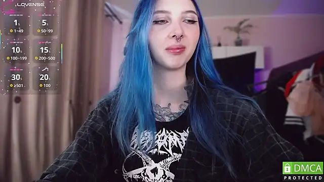 Snapshot of JustMeowGirl chatting on January 14, 5:11 am JustMeowGirl online show from January 14, 5:11 am