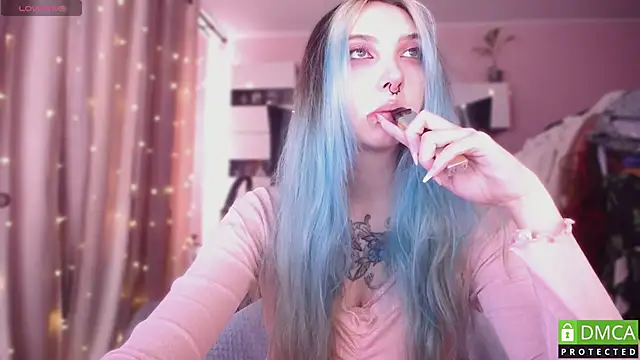 JustMeowGirl online show from March 18, 6:05 am