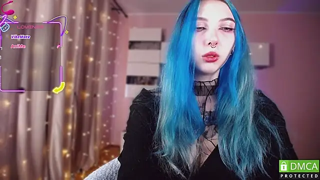 Snapshot of JustMeowGirl chatting on October 19, 4:15 am JustMeowGirl online show from October 19, 4:15 am