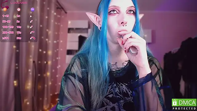 Snapshot of JustMeowGirl chatting on December 3, 5:52 am JustMeowGirl online show from December 3, 5:52 am