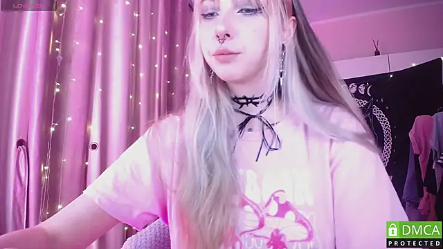JustMeowGirl online show from July 1, 5:19 am