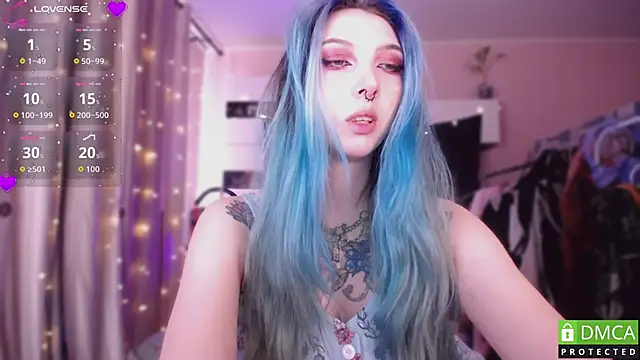 Snapshot of JustMeowGirl chatting on February 22, 5:10 am JustMeowGirl online show from February 22, 5:10 am