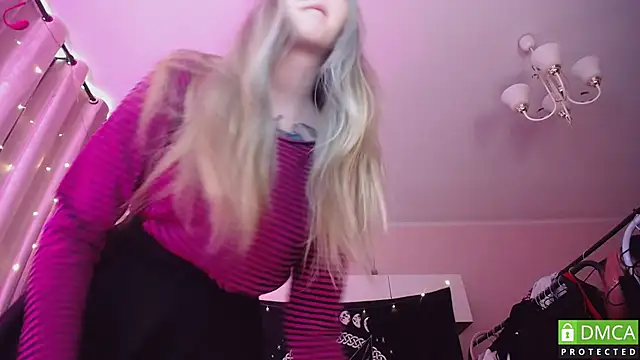 JustMeowGirl online show from May 16, 6:34 am