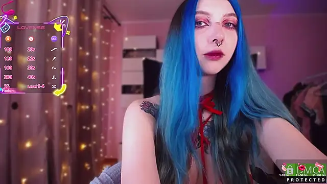 Snapshot of JustMeowGirl chatting on November 3, 4:17 am JustMeowGirl online show from November 3, 4:17 am