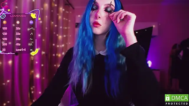 Snapshot of JustMeowGirl chatting on October 31, 4:20 am JustMeowGirl online show from October 31, 4:20 am