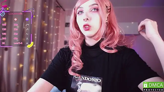 Snapshot of JustMeowGirl chatting on October 26, 4:13 am JustMeowGirl online show from October 26, 4:13 am