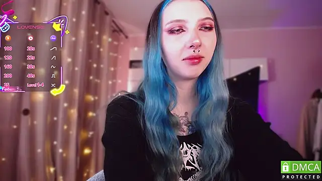 Snapshot of JustMeowGirl chatting on November 22, 4:33 am JustMeowGirl online show from November 22, 4:33 am