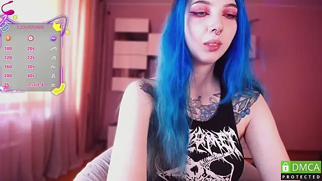Snapshot of JustMeowGirl chatting on September 12, 4:01 am JustMeowGirl online show from September 12, 4:01 am