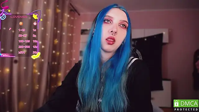 Snapshot of JustMeowGirl chatting on November 8, 4:49 am JustMeowGirl online show from November 8, 4:49 am