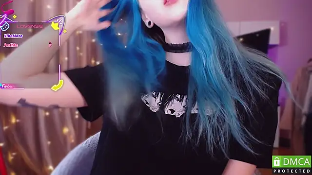 Snapshot of JustMeowGirl chatting on November 19, 4:34 am JustMeowGirl online show from November 19, 4:34 am