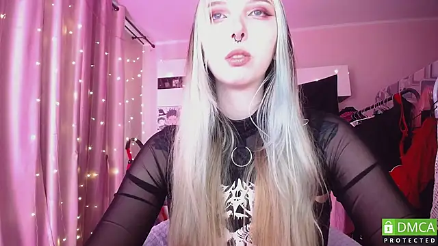 JustMeowGirl online show from May 17, 6:02 am