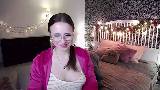 Snapshot of Barbie_Bye chatting on December 22, 10:58 pm Barbie Bye online show from December 22, 10:58 pm