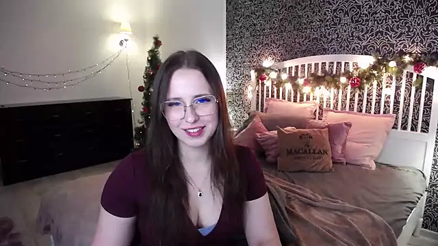 Snapshot of Barbie_Bye chatting on December 22, 4:17 pm Barbie Bye online show from December 22, 4:17 pm