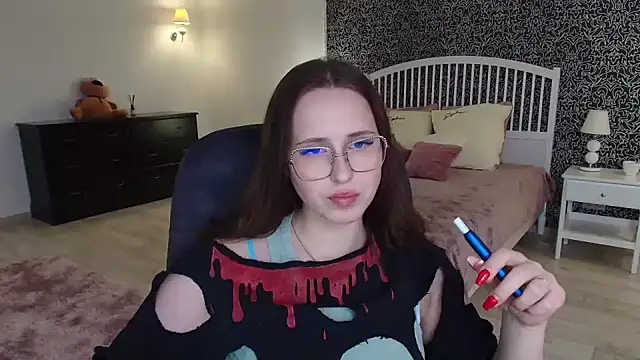 Snapshot of Barbie_Bye chatting on February 4, 2:32 pm Barbie Bye online show from February 4, 2:32 pm