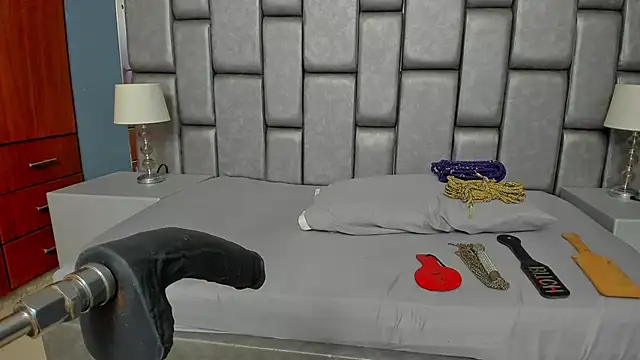 Foxy Assh  online show from October 22, 11:20 am