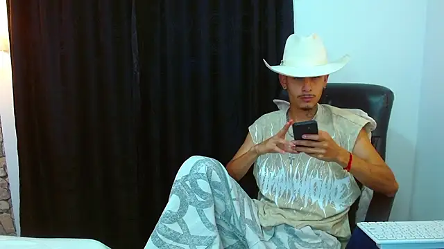 Bastiaan 28 online show from March 10, 2:59 am